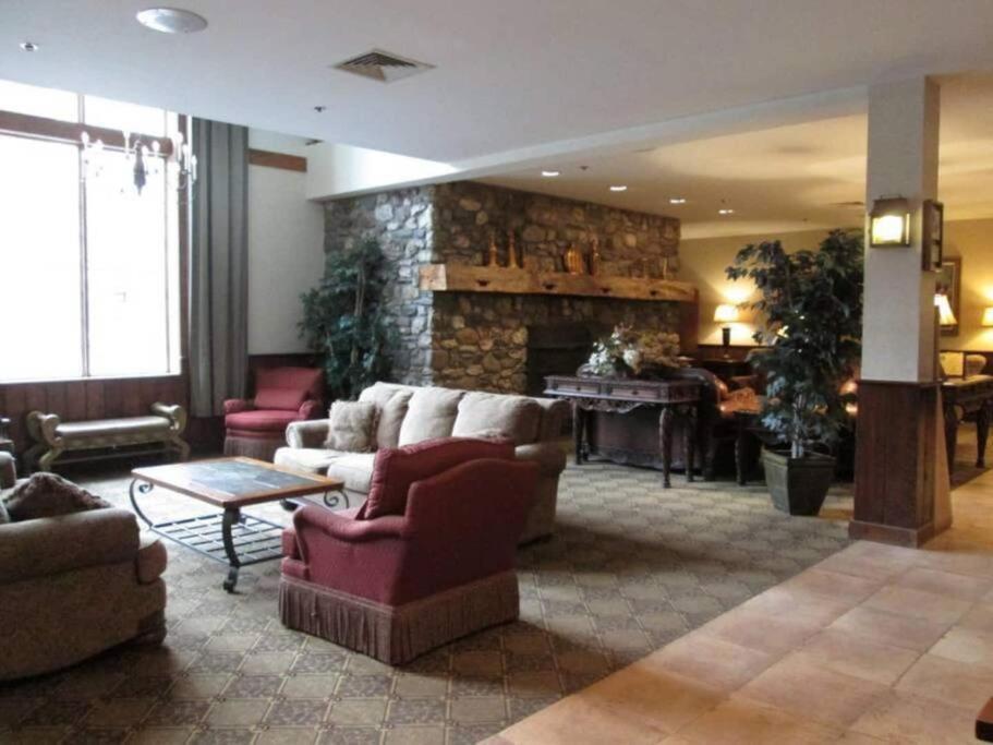 Ski On Off 1Br Suite 1St Flr Sleeps 4 Jiminy Peak Hancock Bagian luar foto